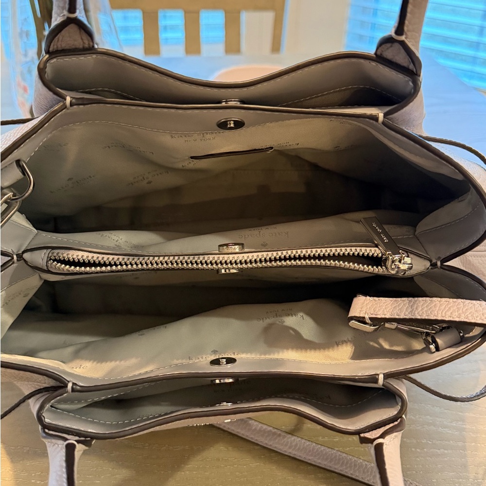 EUC light grey Kate Spade large purse - Picture 10 of 11